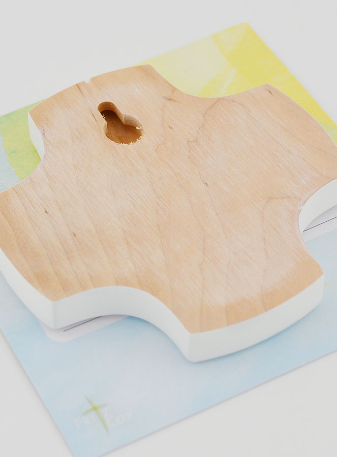 Cruz Infantil de Madera de Arce - Niños del Mundo (pic 4)