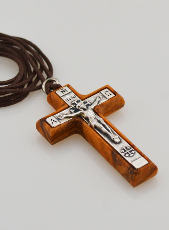 Pingente Cruz em Madeira de Oliveira com Cristo Prateado (pic 3)