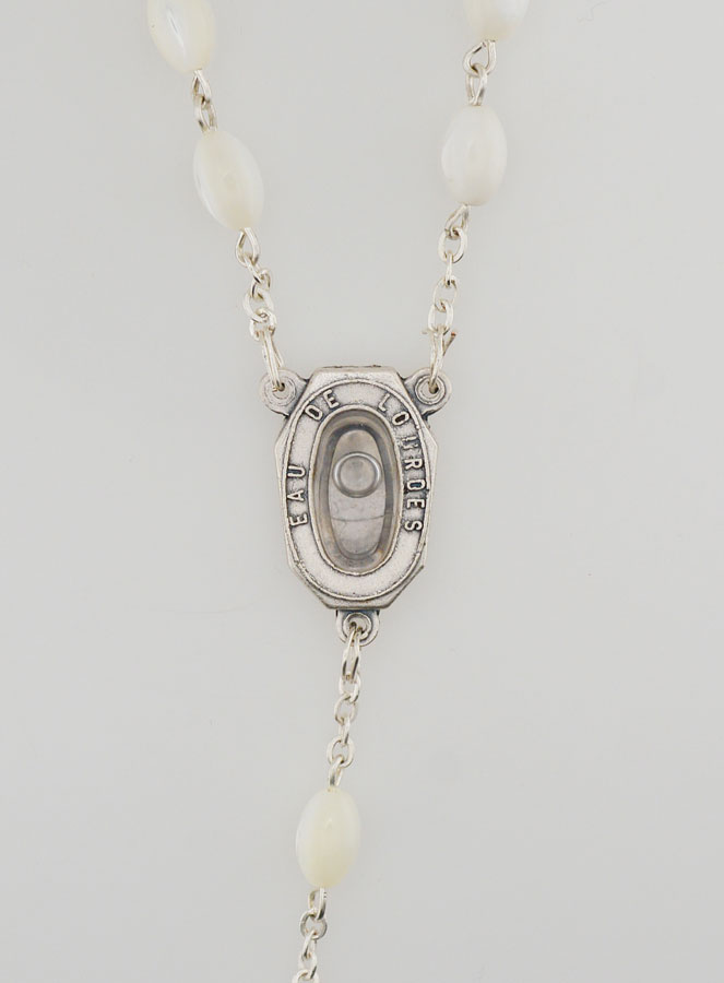 Terço com Água de Lourdes - Madrepérola (pic 4)