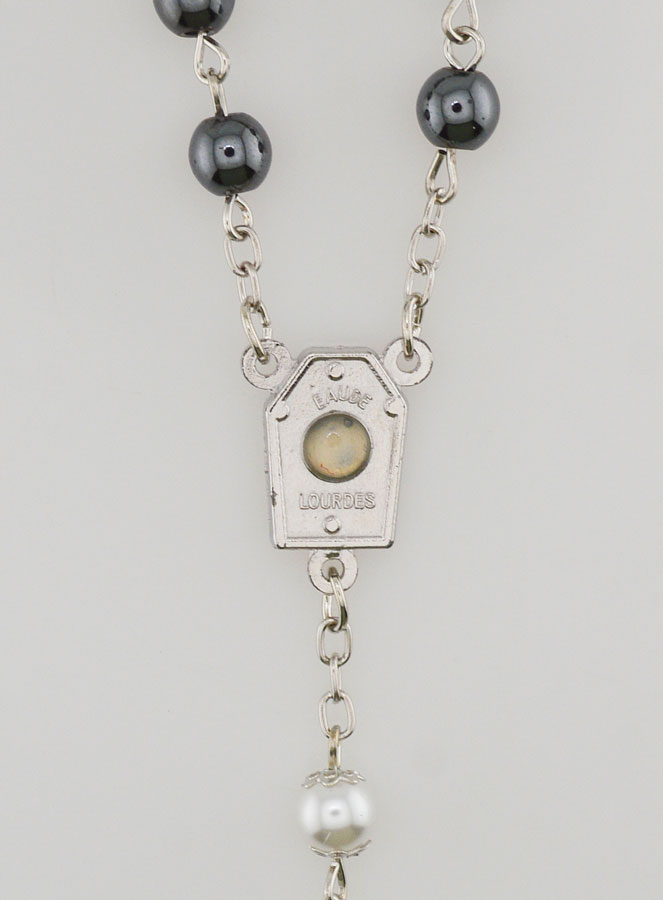 Terço de Lourdes em Contas Pretas e Brancas – Medalha Água de Lourdes (pic 4)