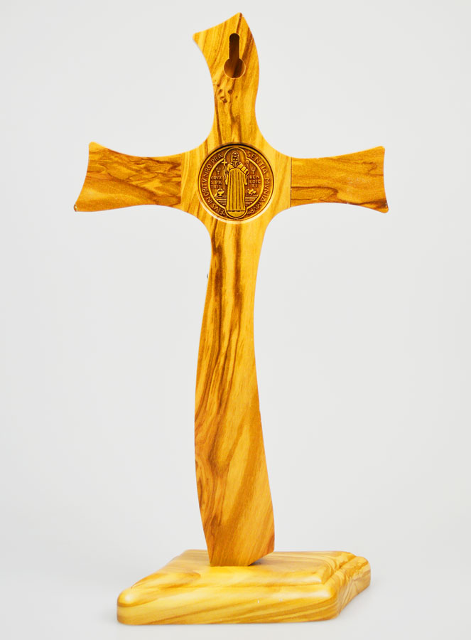 Cruz de San Benito en Madera de Olivo Sobre Base - 28 cms (pic 4)
