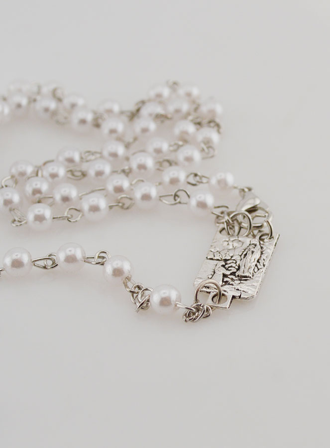 Rosario de Nácar Nlanco en Caja de regalo - 40 cms (pic 4)