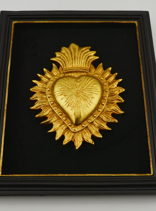 Mural Exvoto Corazón Dorado sobre Terciopelo - 18 cm (pic 2)