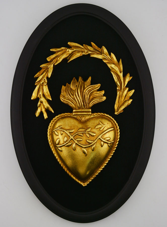 Mural Exvoto Corazón Dorado Radiante sobre Terciopelo - 23 cm (pic 1)