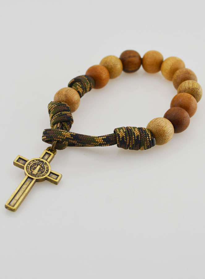 Pulsera con Granos Grandes y Cruz de San Benito (pic 3)