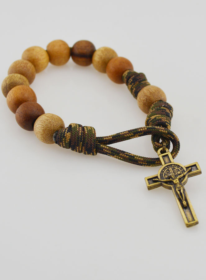 Pulsera con Granos Grandes y Cruz de San Benito (pic 4)