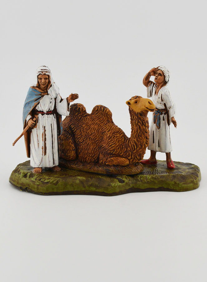 Figuras de camelleros y camello sentado - 6cm (pic 1)