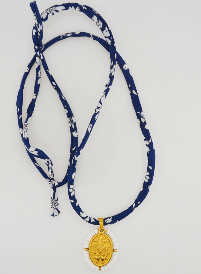 Medalla Milagrosa con borde de perlas - Cordón azul (pic 4)