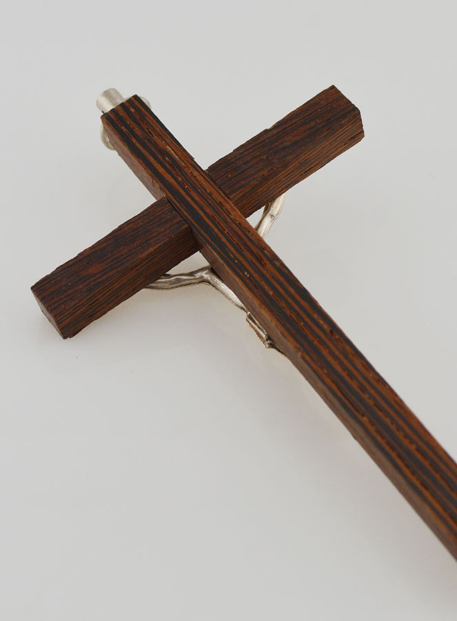 Crucifixo em Madeira com Cristo em Metal Prateado (pic 4)
