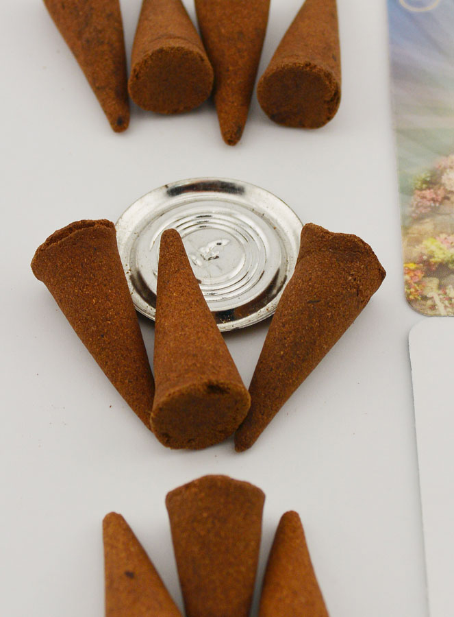 Incienso Virgen Negra en Conos (pic 2)