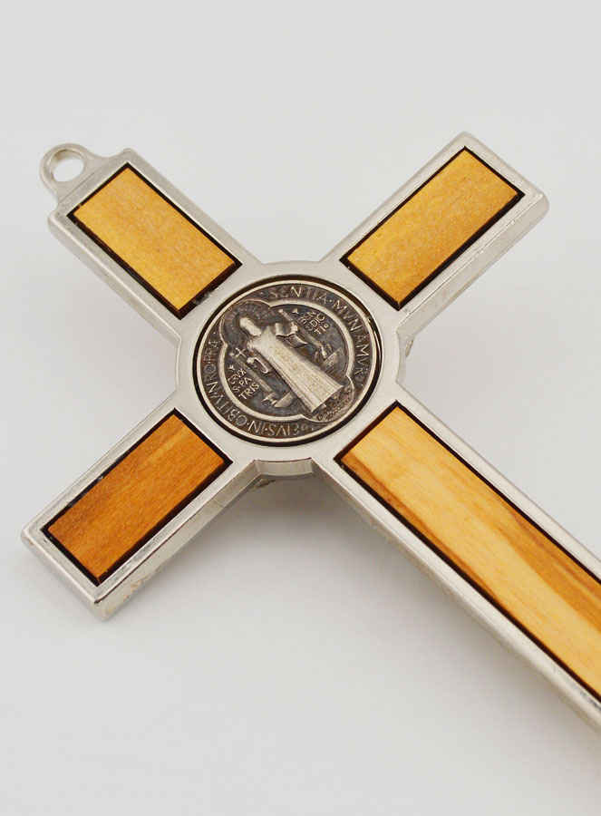 Cruz de San Benito en Madera de Olivo - 12cm (pic 4)