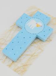 Cruz em Madeira Pequena Ovelha Azul - Presente de Baptismo