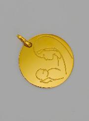 Medalla de Bautizo Virgen con el Niño de Oro 9 Kilates