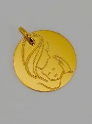 Medalla de Bautismo Virgen y Niño Jesús en Oro
