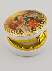 Cajita con la Imagen de Maria que Desata los Nudos - 5 cms