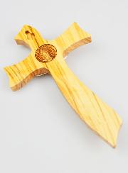 Cruz de madera de olivo de San Benito