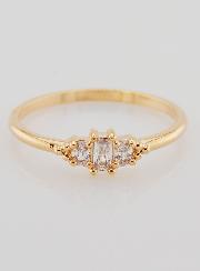 Anillo de circonita Trinidad bañado en oro - T58