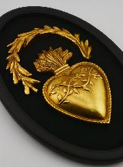 Mural Exvoto Corazón Dorado Radiante sobre Terciopelo - 23 cm