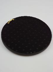 Exvoto de pared ovalado con corazón dorado sobre terciopelo - 29 cm