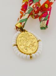 Collar Religioso con Cordón Liberty Floral - Milagrosa Perlada