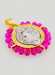 Medalla de San Benito en latón y cristal fucsia