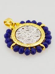 Medalla de San Benito en latón y vidrio azul