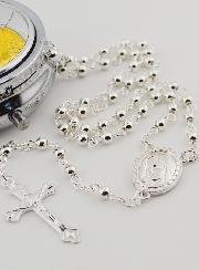 Rosario y Caja de Espíritu Santo