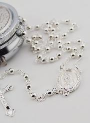 Rosario y Caja de Lourdes