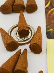 Incenso São Bento em Cones