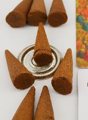 Incenso dos Santos em Cones