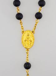 Rosario de perlas estilo sodalita y cadena de oro
